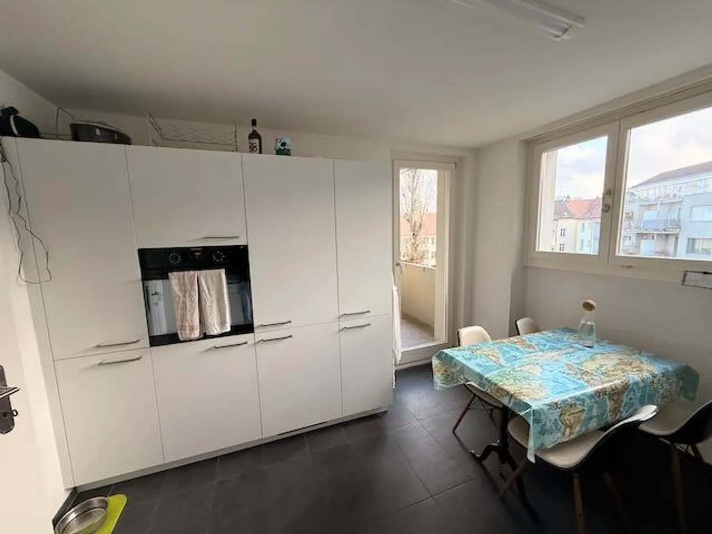 Grosse 5-Zimmerwohnung mit moderner Küche - Foto 3 von 10