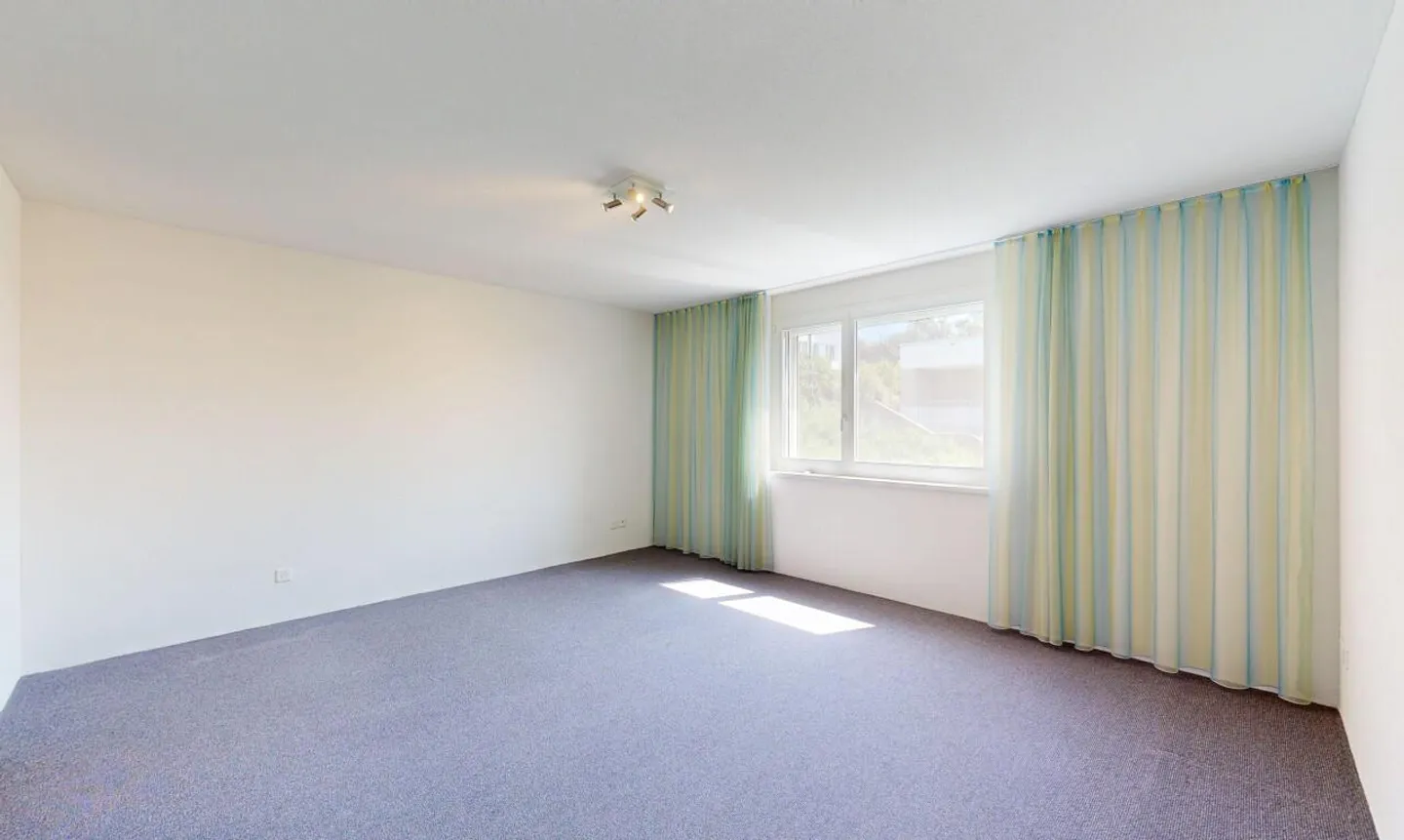 Appartamento con Terrazza Luminoso con Vista Panoramica & Comfort - Foto 7 di 11