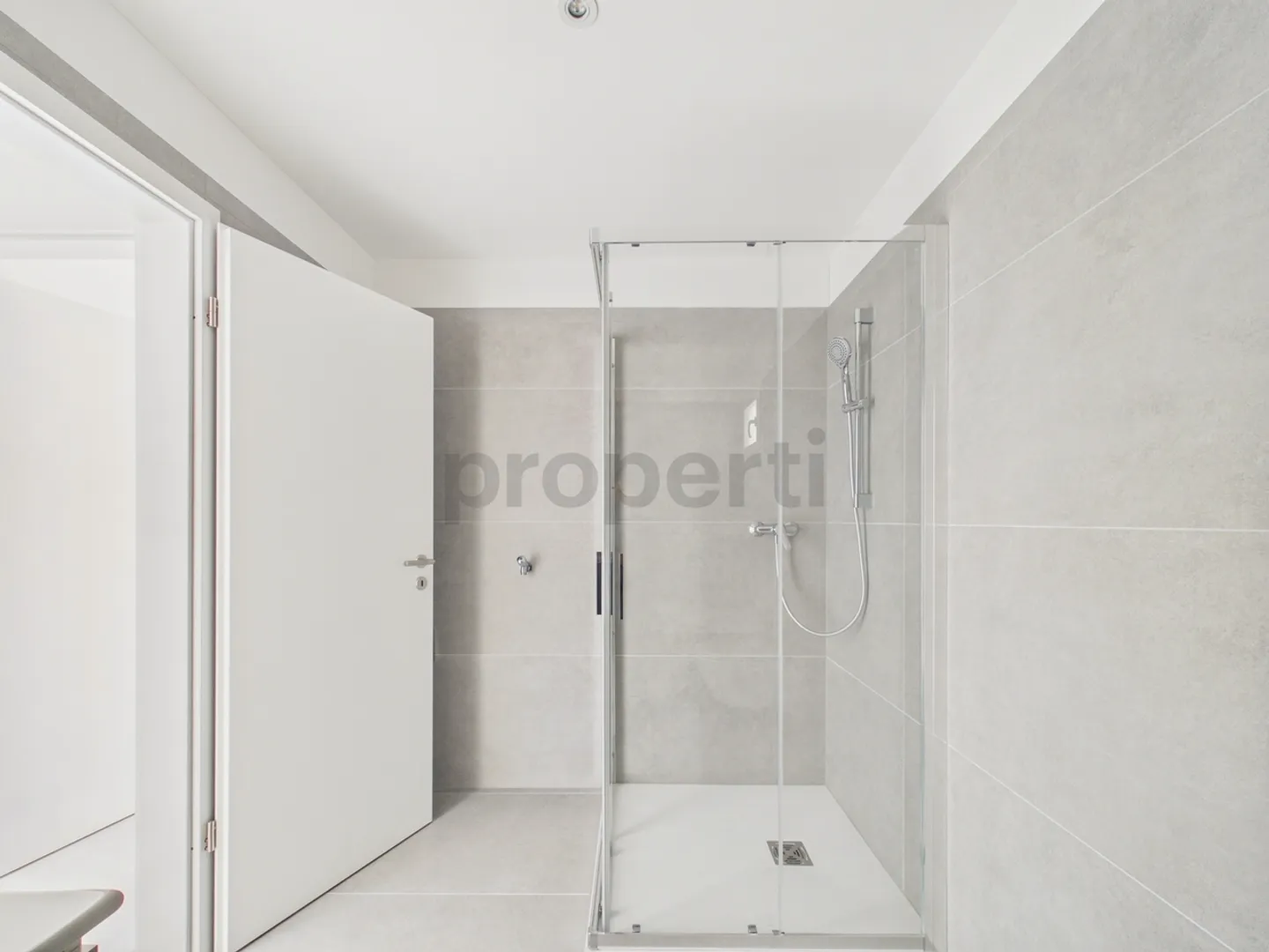 Moderno 2.5 locali appartamento con cantina e parcheggio, Biasca - Foto 8 von 13