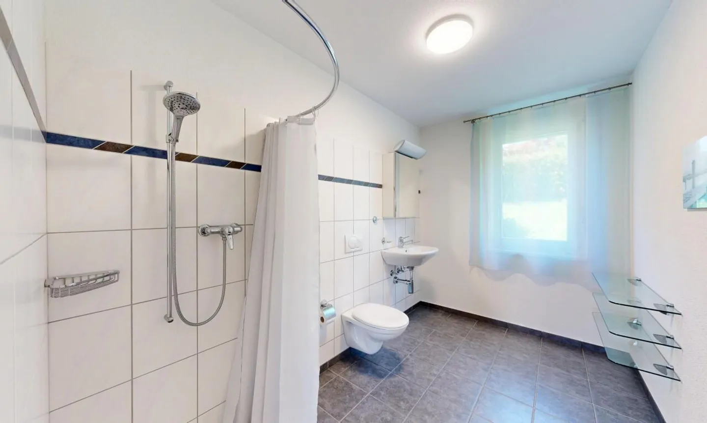 Appartamento con Terrazza Luminoso con Vista Panoramica & Comfort - Foto 10 di 11