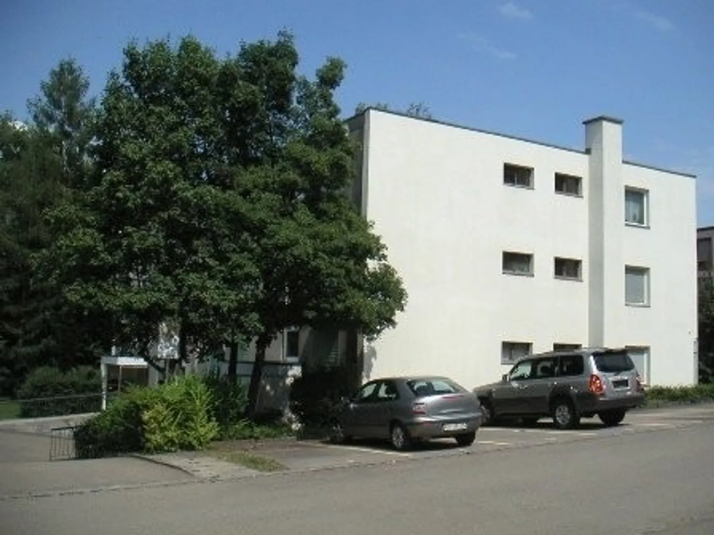 Zona residenziale tranquilla, vicino alla città - Foto 1 di 6