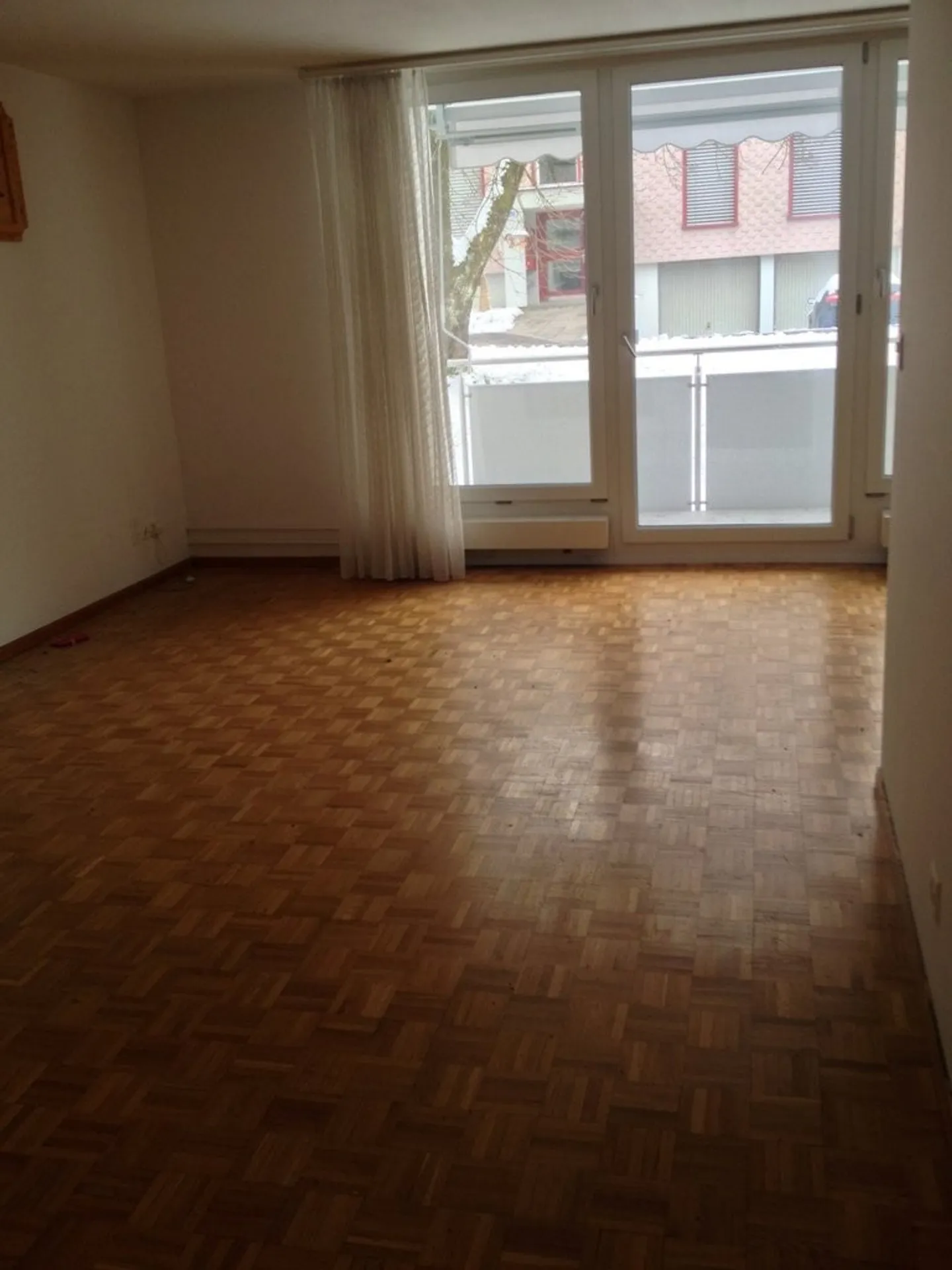 Zona residenziale tranquilla, vicino alla città - Foto 2 di 6