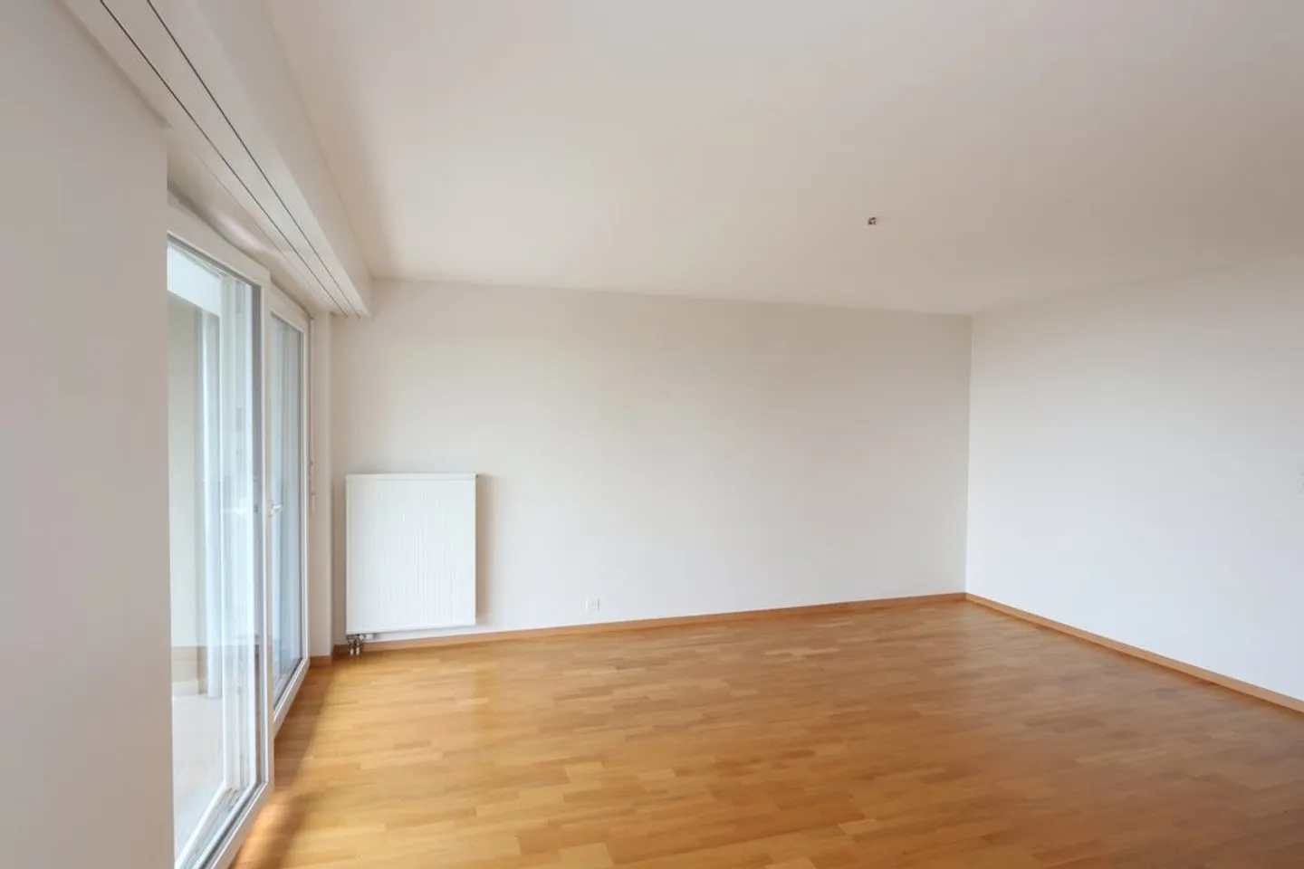 Appartamento spazioso con vista lago - Foto 3 di 10