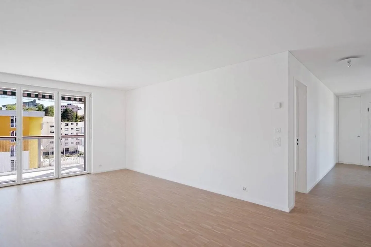 AFFITTARE SENZA DEPOSITO - colorato, simpatico: L'Insediamento Urbano Reitmen - Foto 2 di 12