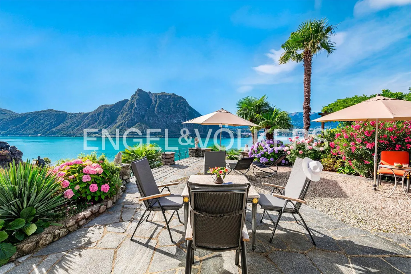 Panoramic house with lake view and boat in Caprino - Photo 1 of 13