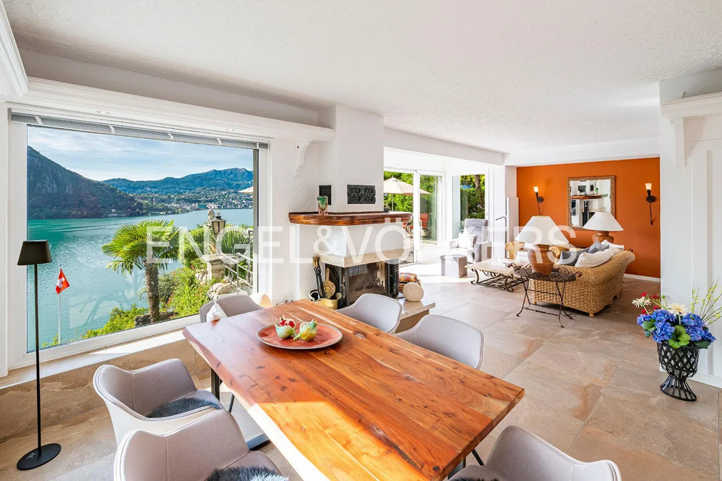 Panoramic house with lake view and boat in Caprino - Photo 3 of 13