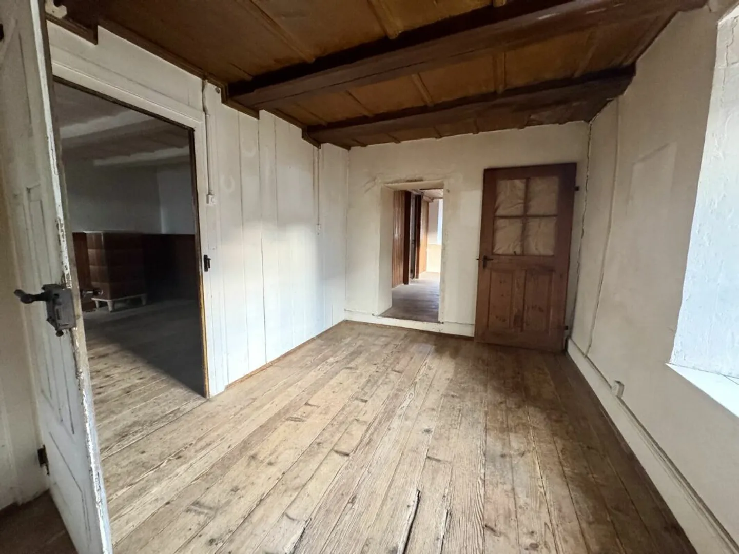 Fattoria storica di 6 stanze con un potenziale di sviluppo unico a Kienberg - Foto 19 di 21