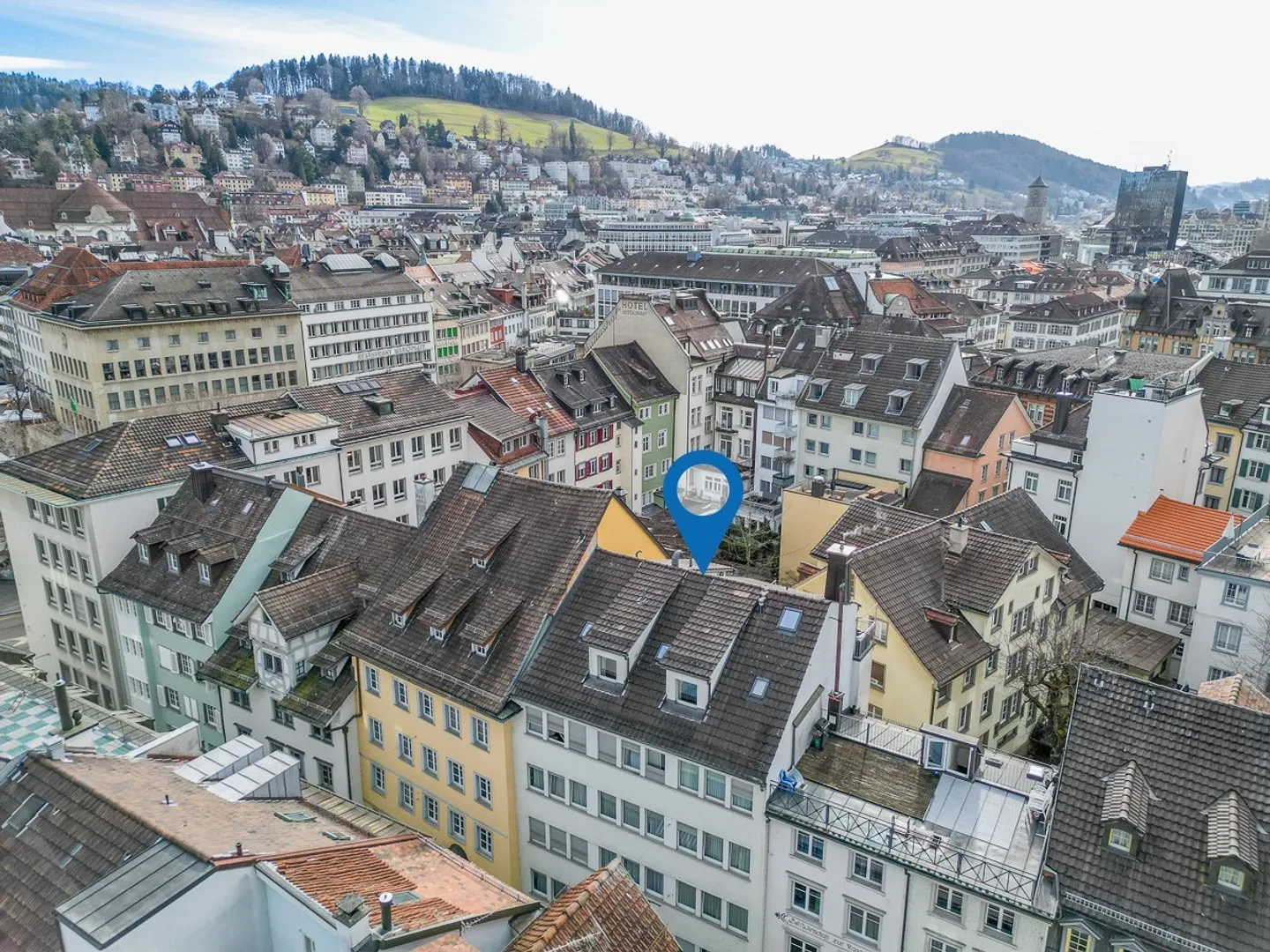 Attraktives Mischgebäude - Foto 1 von 9