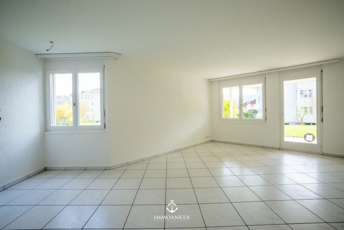 Light-Filled Living with Terrace and Balcony in a Quiet Location - Photo 7 of 15