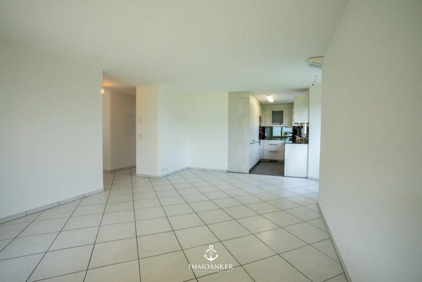 Light-Filled Living with Terrace and Balcony in a Quiet Location - Photo 8 of 15