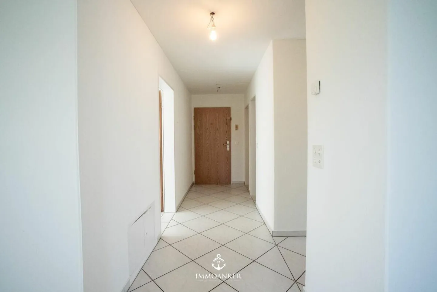 Light-Filled Living with Terrace and Balcony in a Quiet Location - Photo 10 of 15