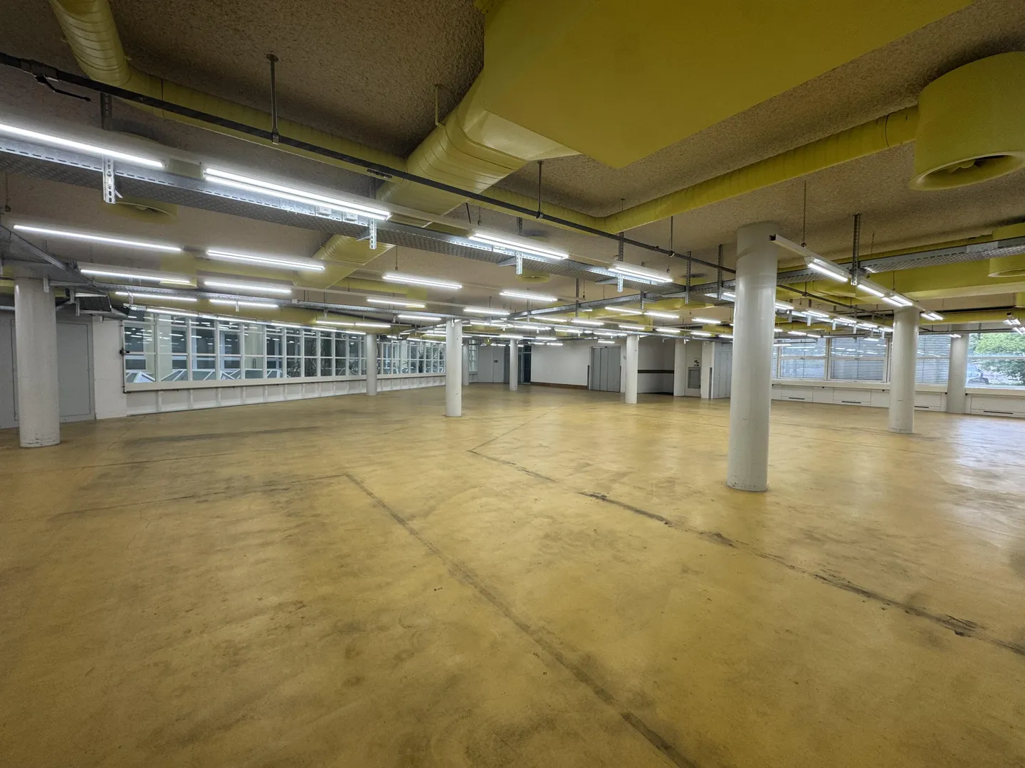 Mischgenutztes Gebäude mieten - Foto 9 von 13