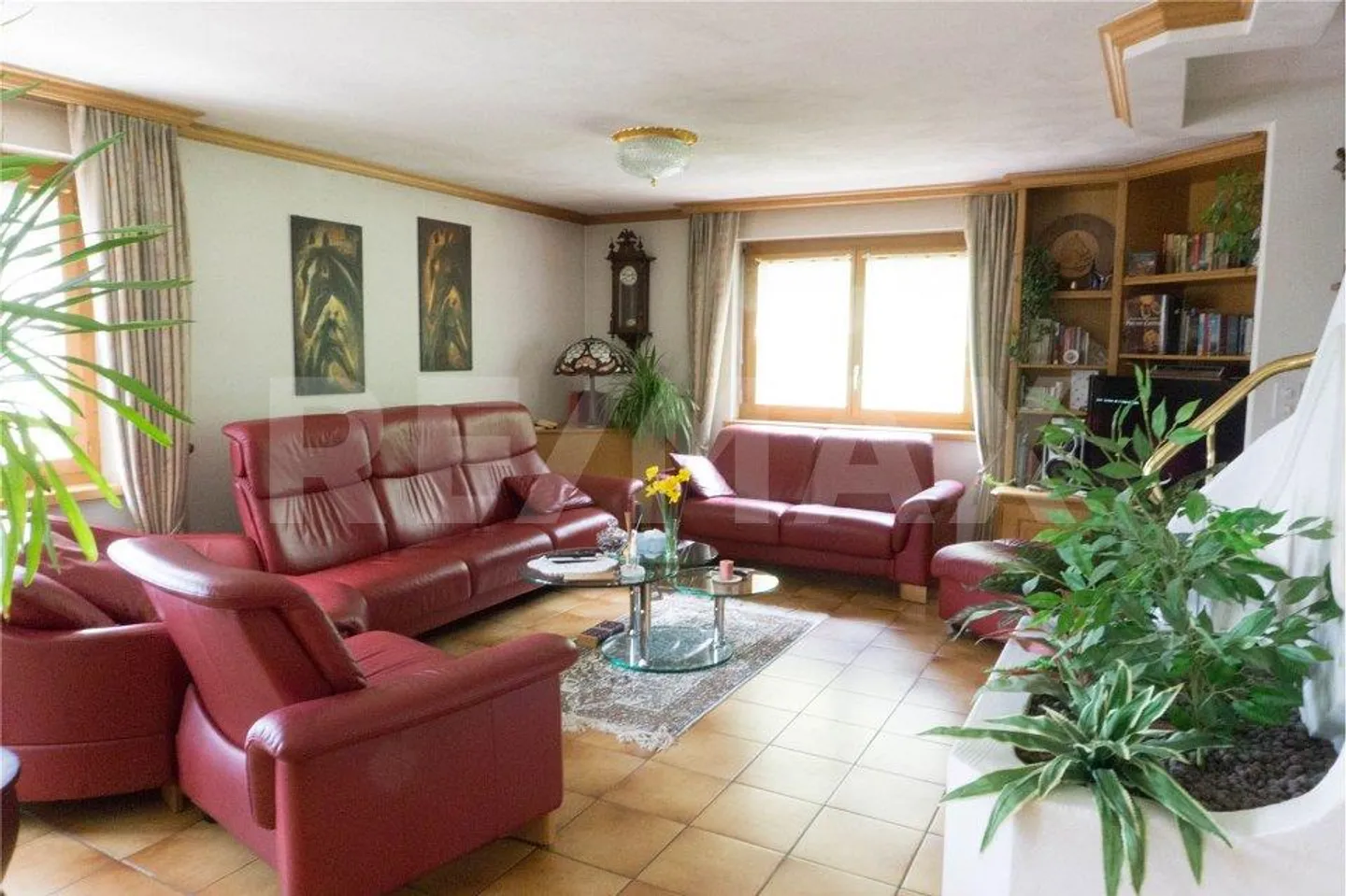 Villa with 3 Flats in Prime Location - Photo 6 of 13