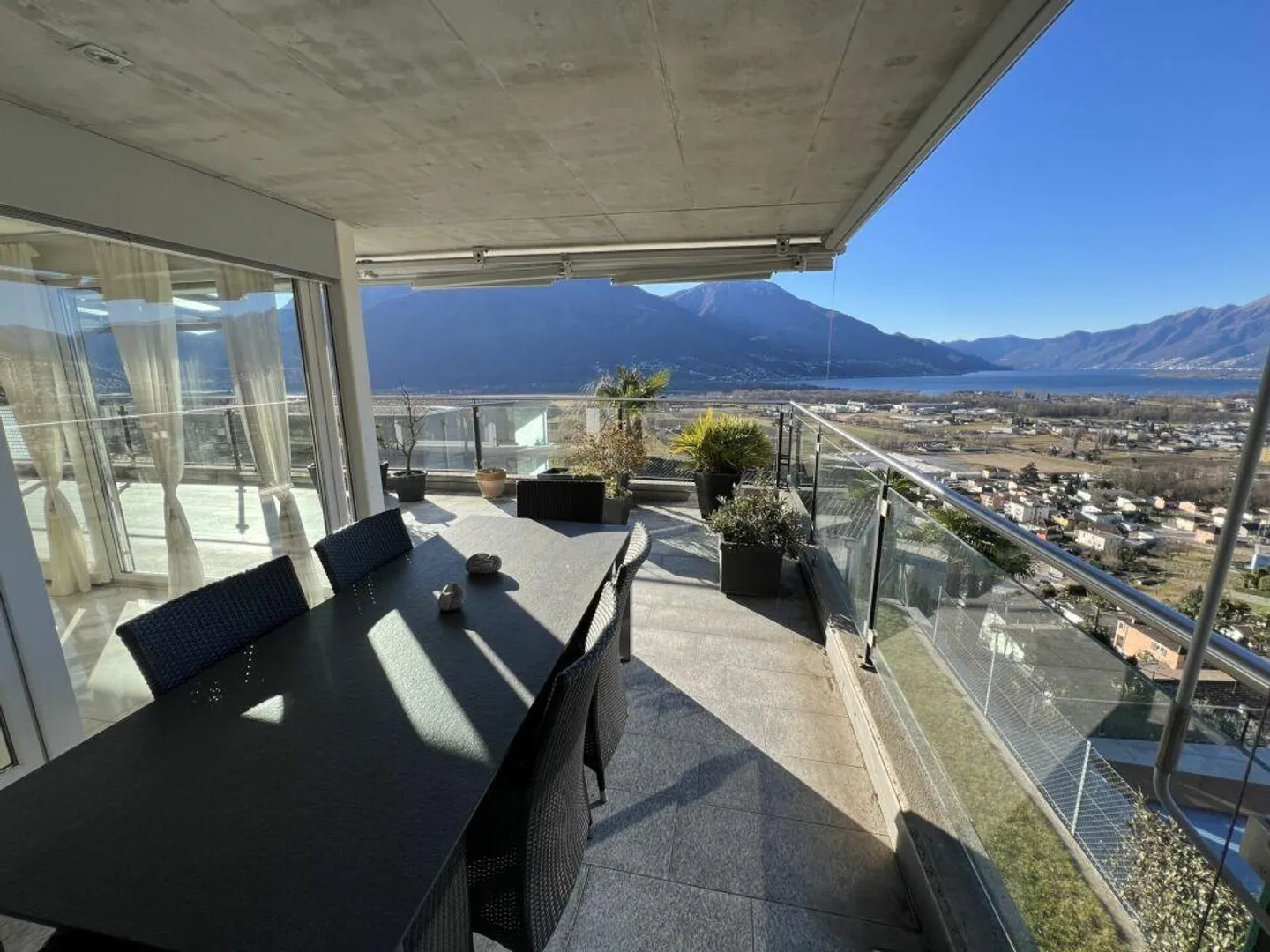 Appartamento 5,5 locali con piscina e vista mozzafiato - Foto 8 di 19