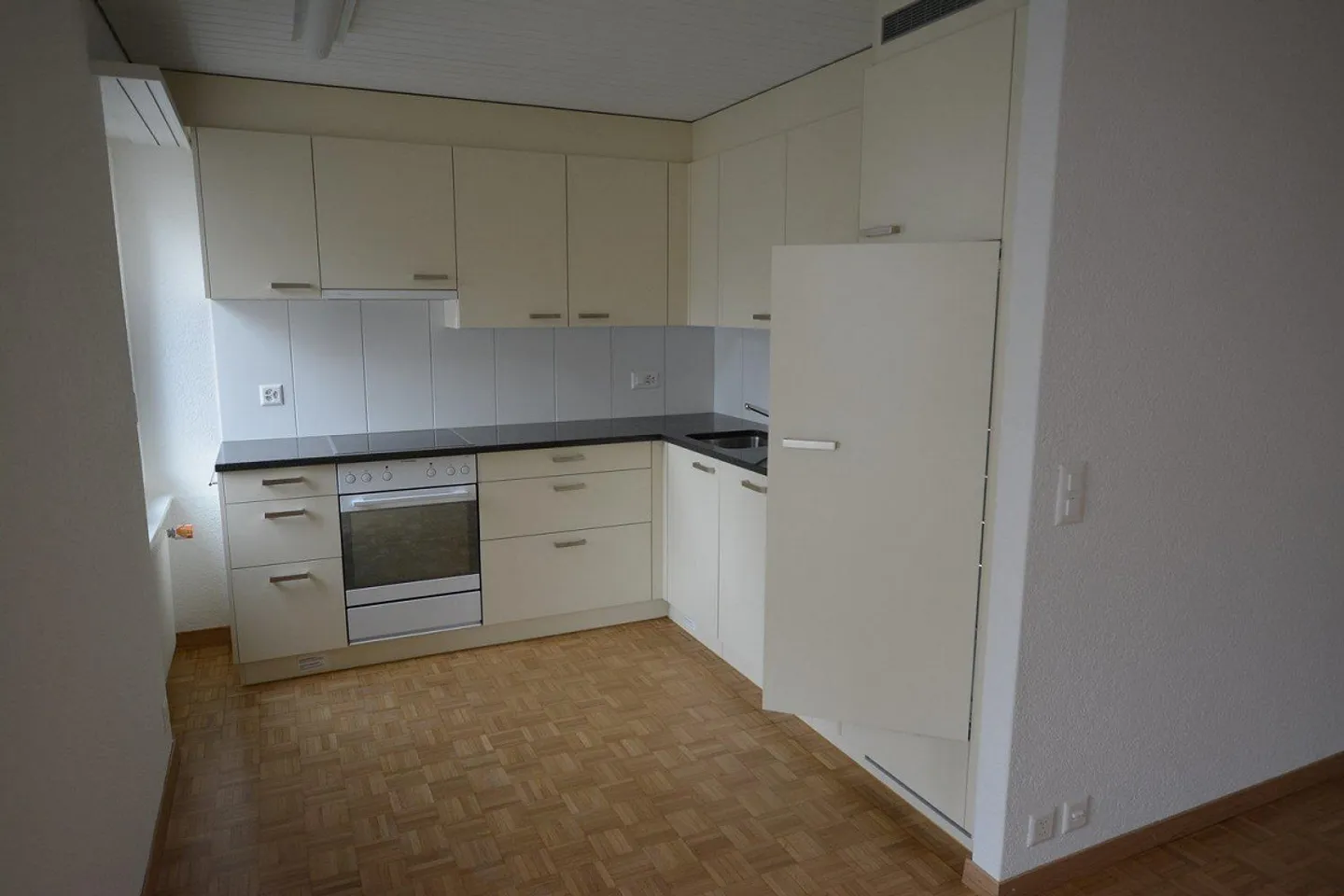 bellissimo appartamento di 3.5 locali in una posizione centrale - Foto 1 di 5