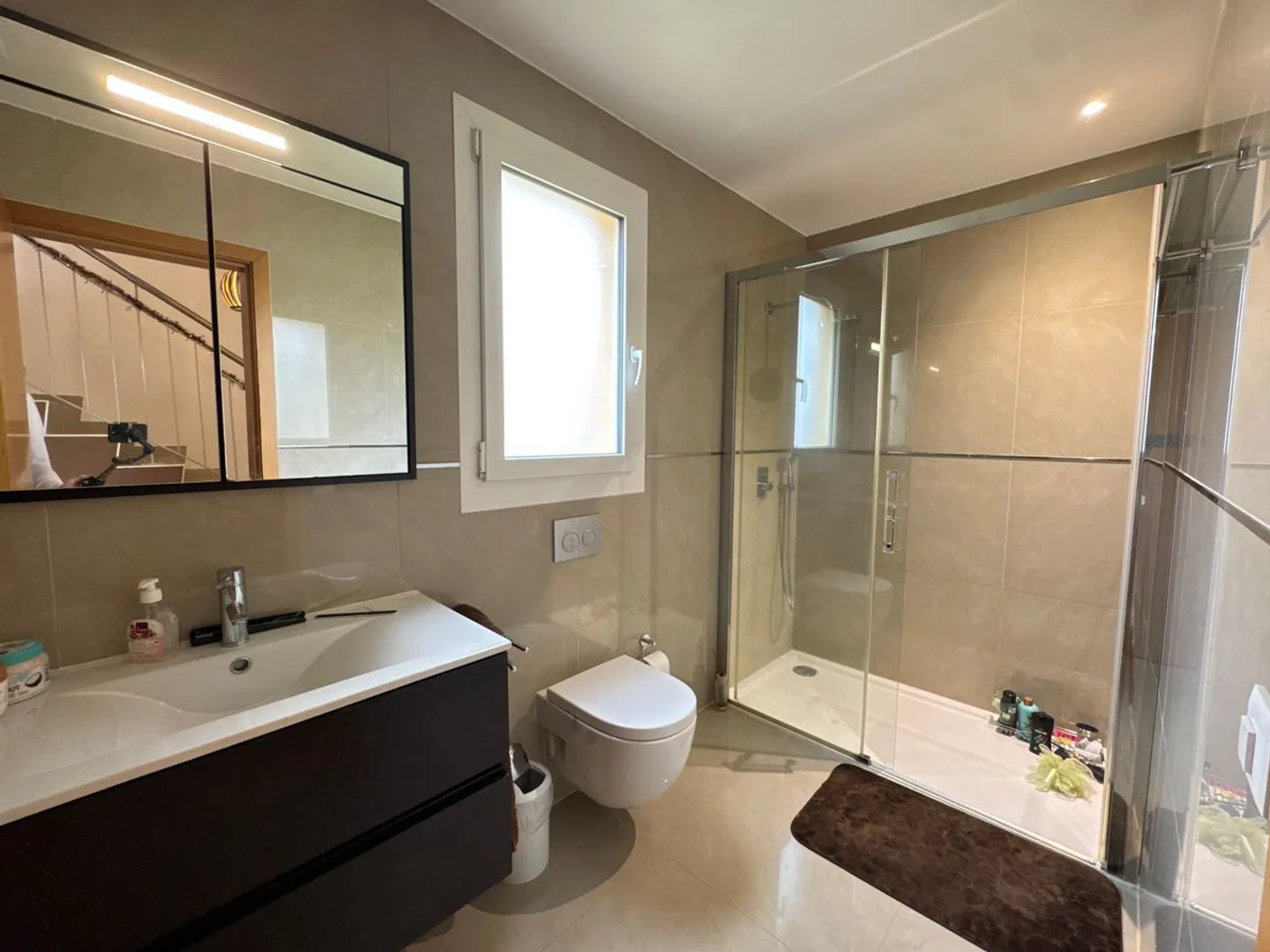 Wunderschönes individuelles Architektenhaus, nur 18 Minuten von Bulle entfernt. - Foto 6 von 13