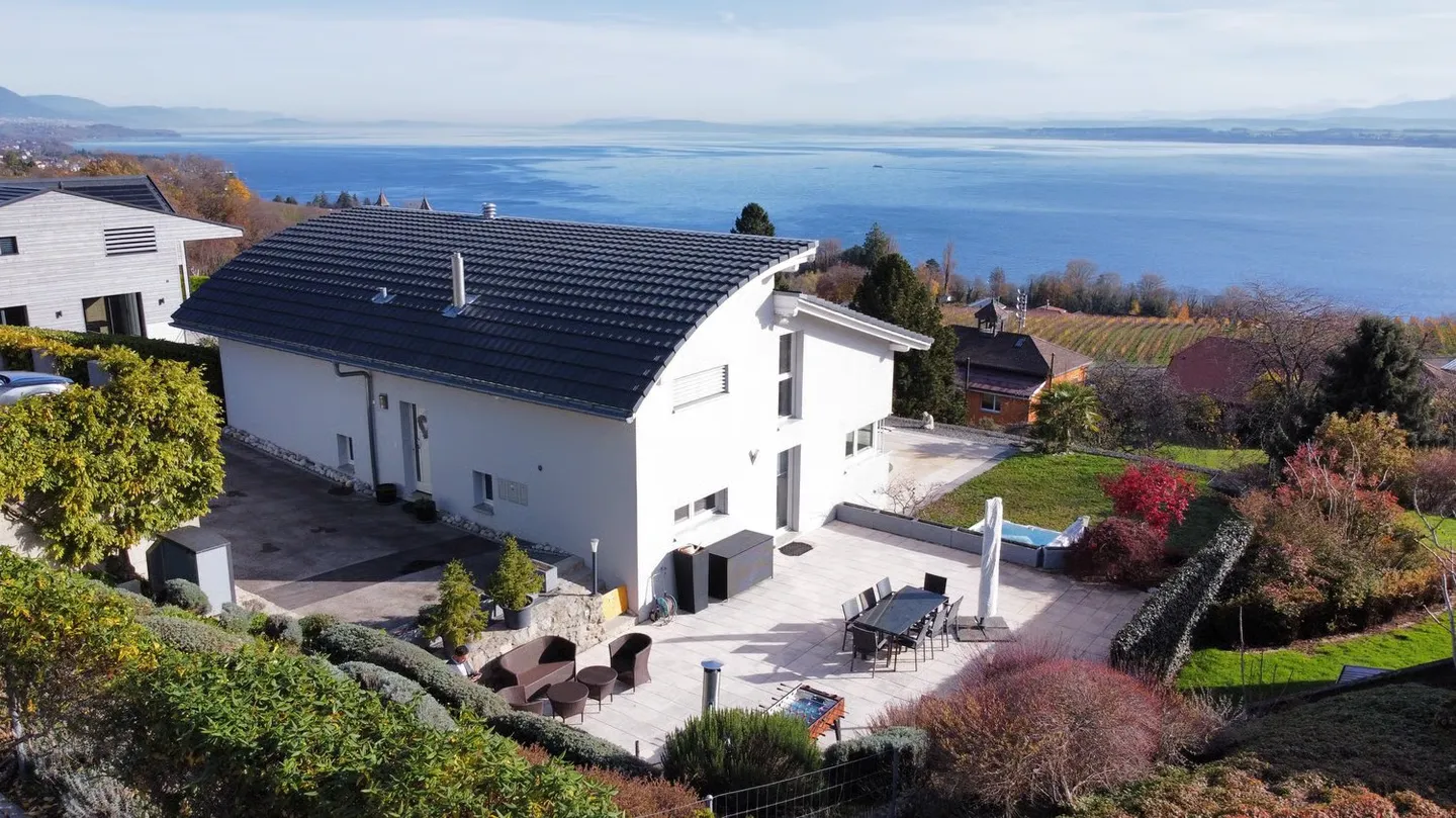 Villa with unobstructed view, spacious rooms and quiet surroundings – Vaumarcus - Photo 3 of 14