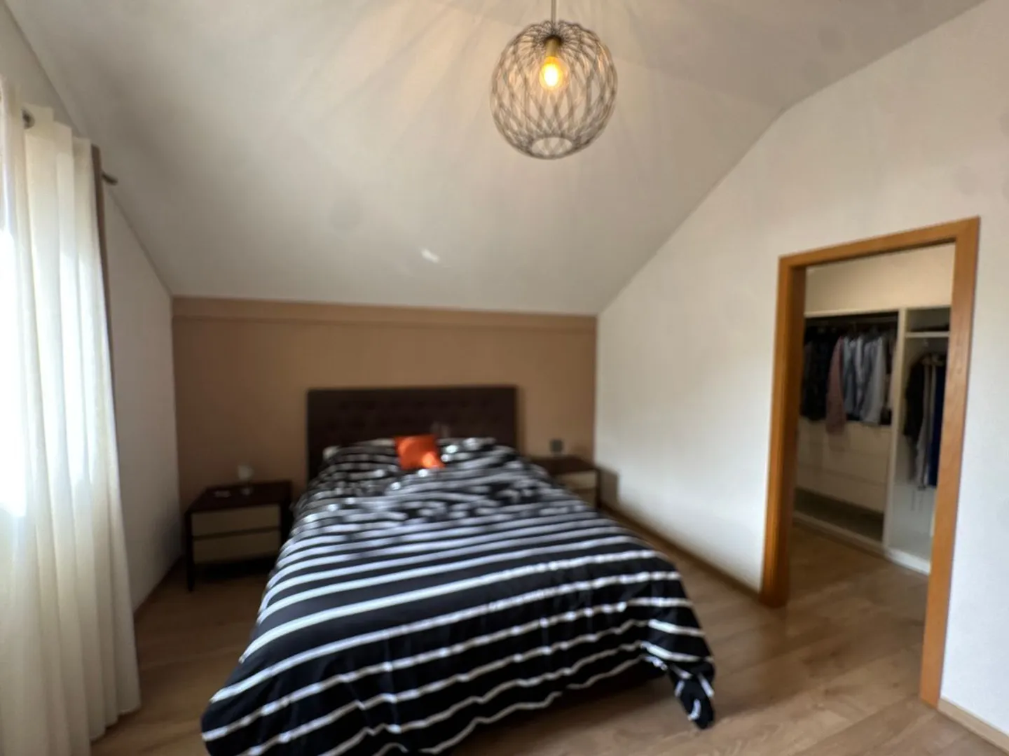 Wunderschönes individuelles Architektenhaus, nur 18 Minuten von Bulle entfernt. - Foto 9 von 13