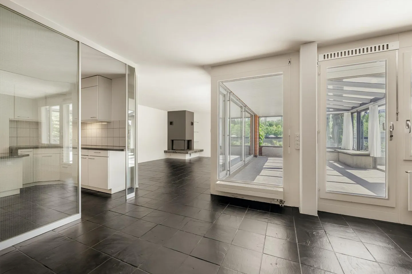 The dream of a terrace house with a large garden area in Bern - Photo 4 of 16