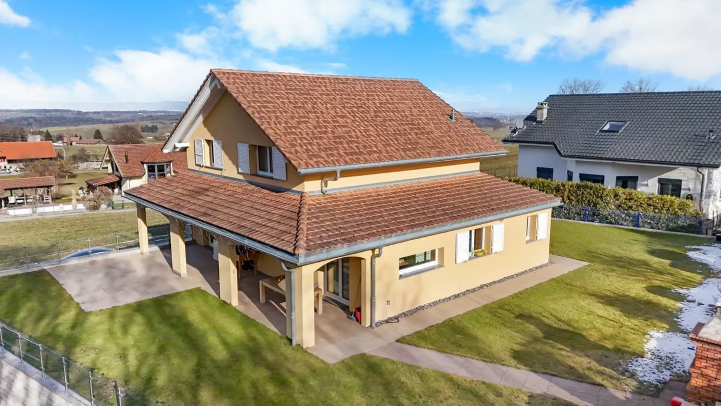 Wunderschönes individuelles Architektenhaus, nur 18 Minuten von Bulle entfernt. - Foto 1 von 13