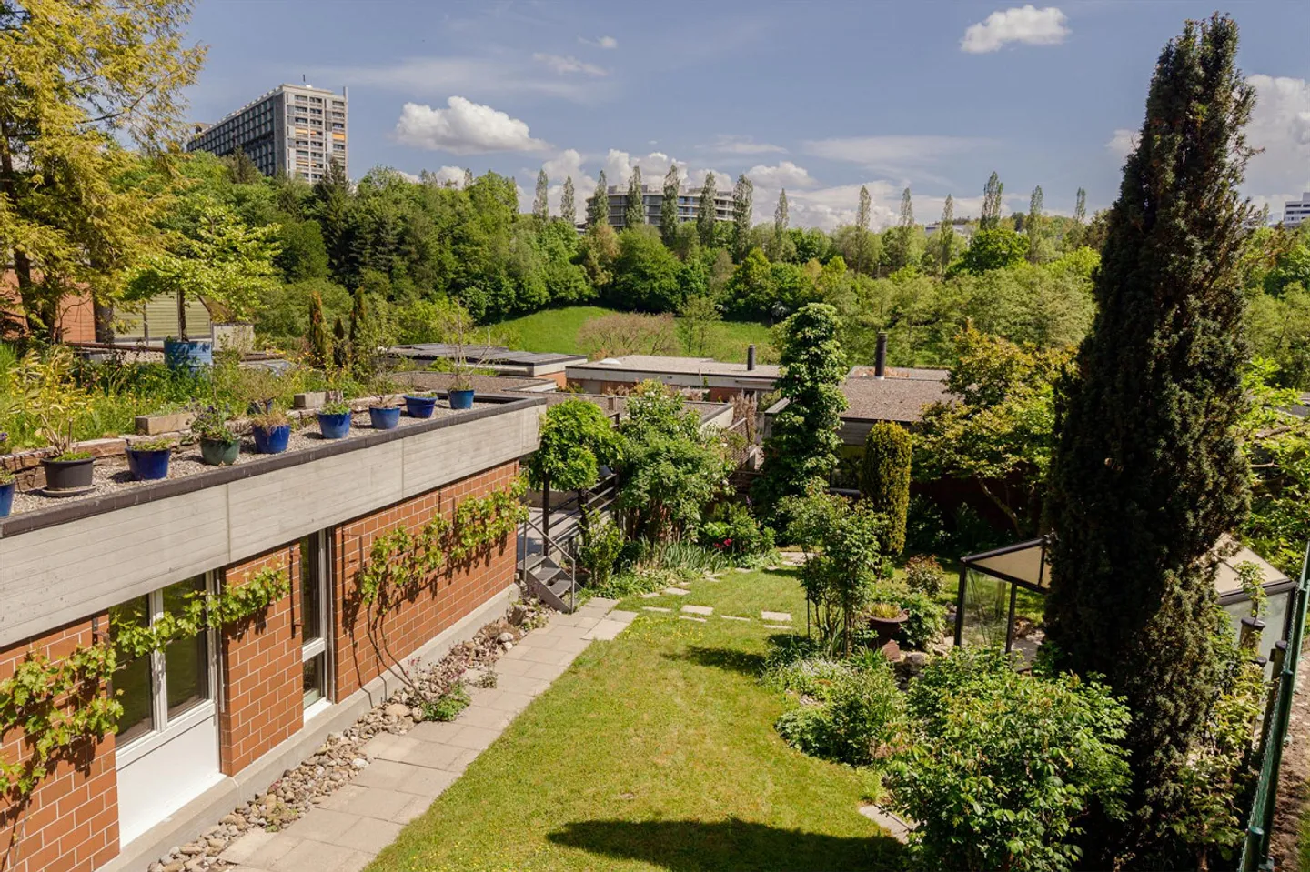 The dream of a terrace house with a large garden area in Bern - Photo 15 of 16