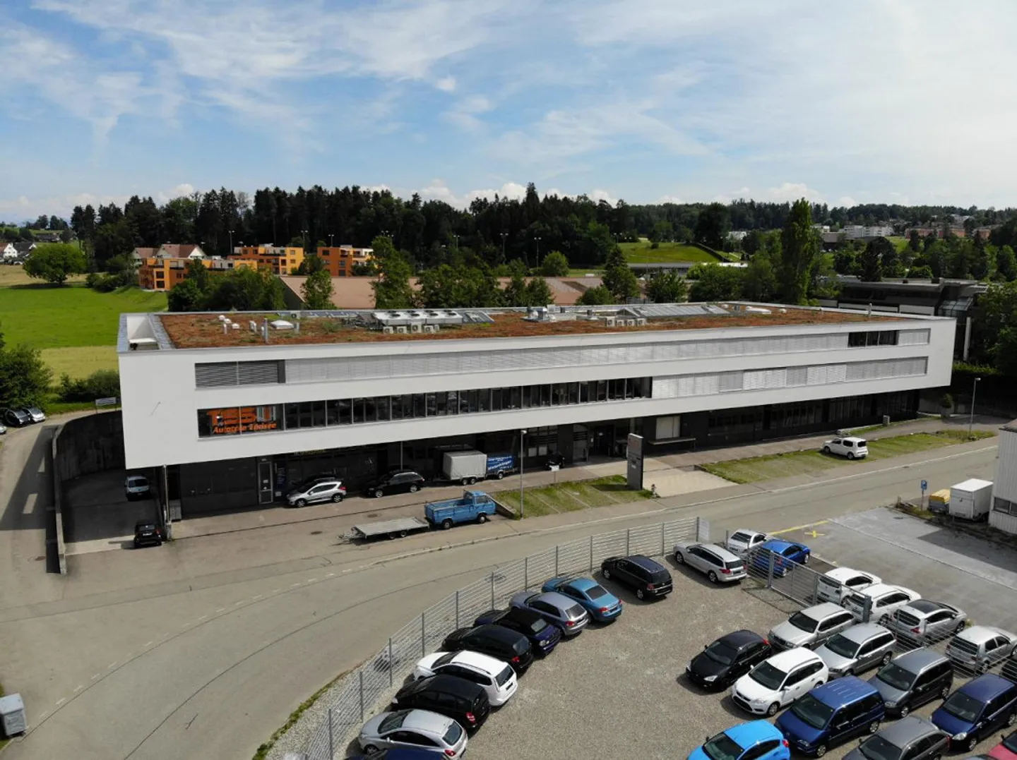 Commercial/Office in Oetwil am See - Photo 1 of 6