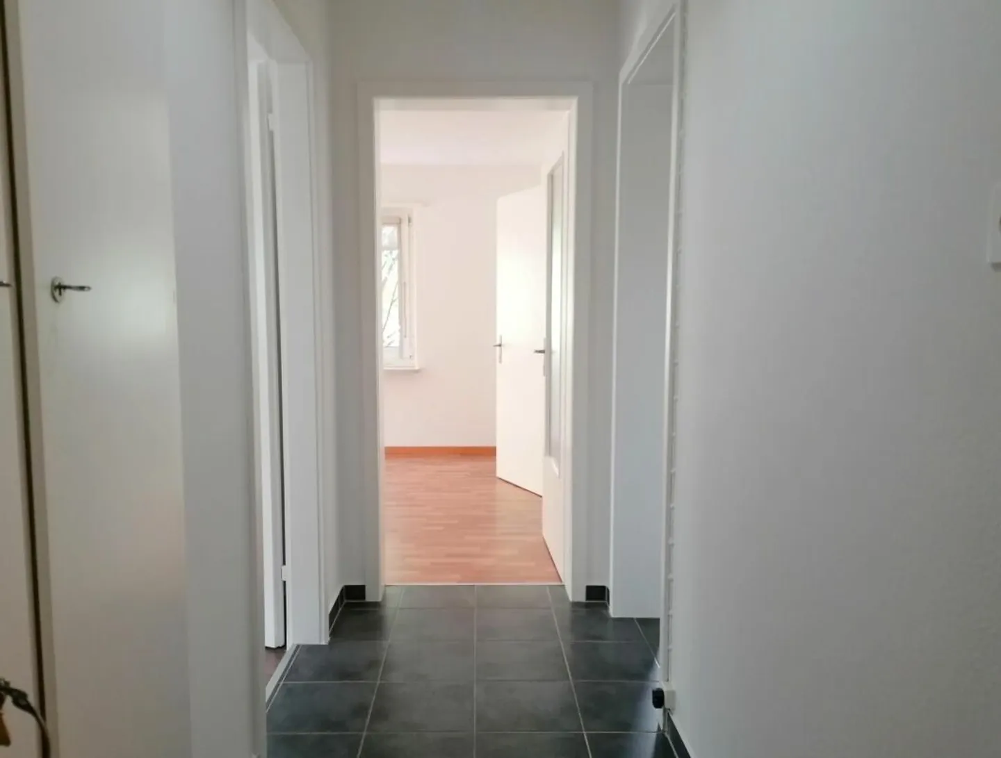 Appartement au rez-de-chaussée - Photo 4 sur 8