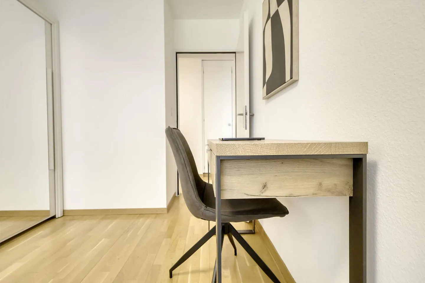 Coliving moderno con un ambiente verde e collegamenti in città a Zurigo-Affoltern - Foto 4 di 16