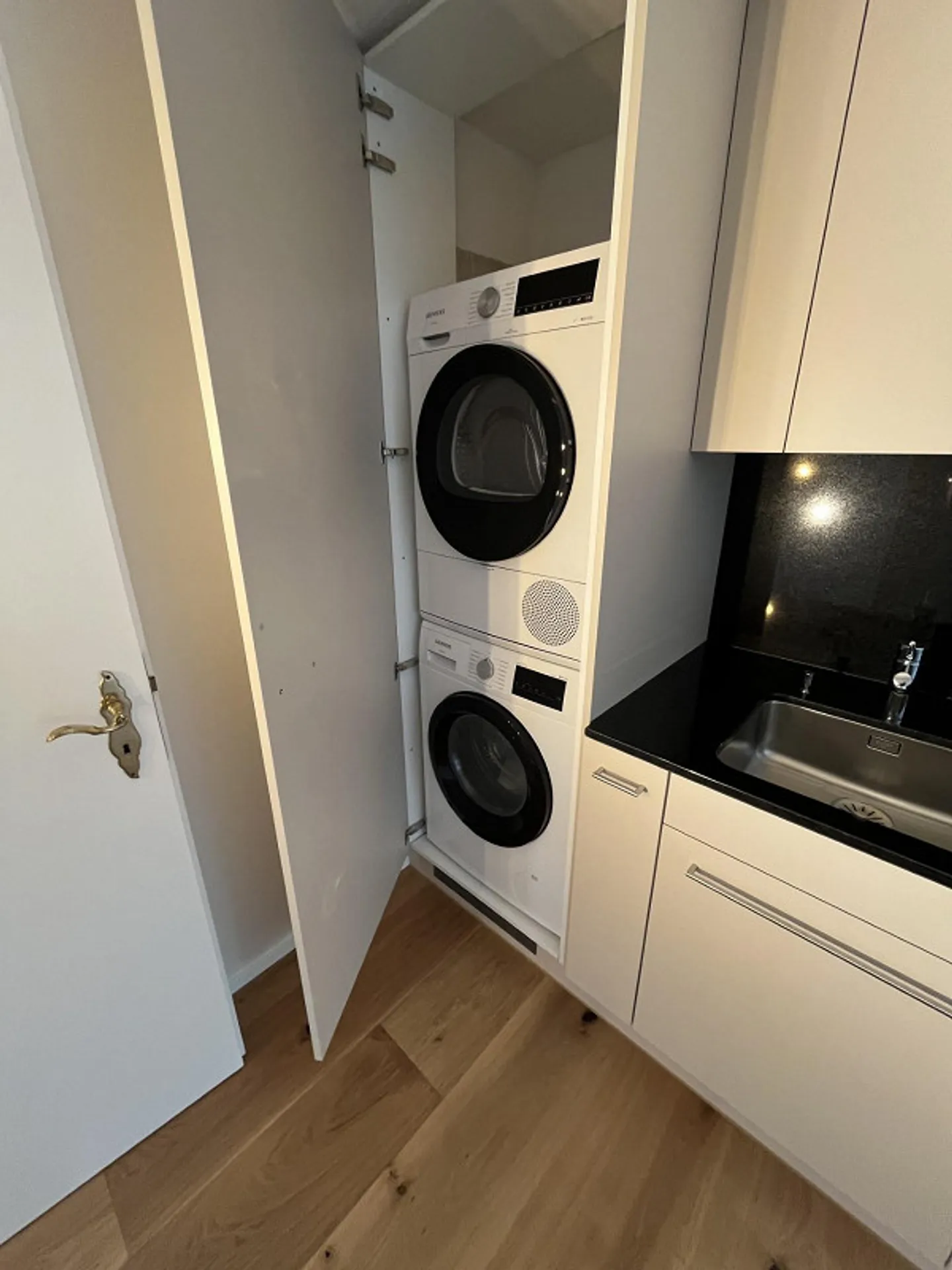 zu verkaufen kernsanierte 3 1/2 Zimmerwohnung mit guter OeV-Anbindung - Foto 2 von 17