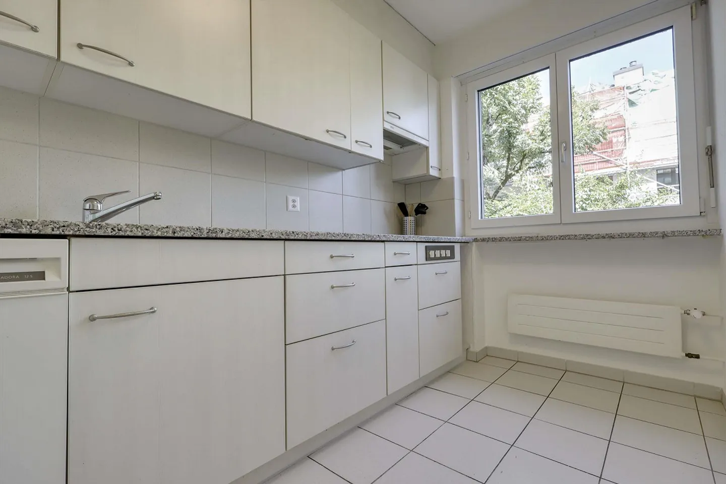 Coliving moderno con un ambiente verde e collegamenti in città a Zurigo-Affoltern - Foto 9 di 16