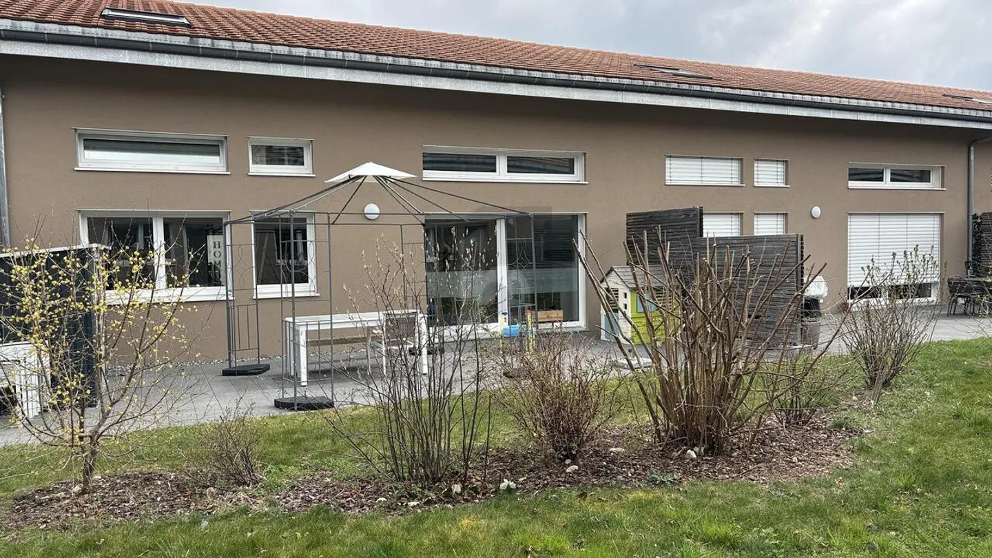 In un quartiere residenziale tranquillo - Foto 4 di 6