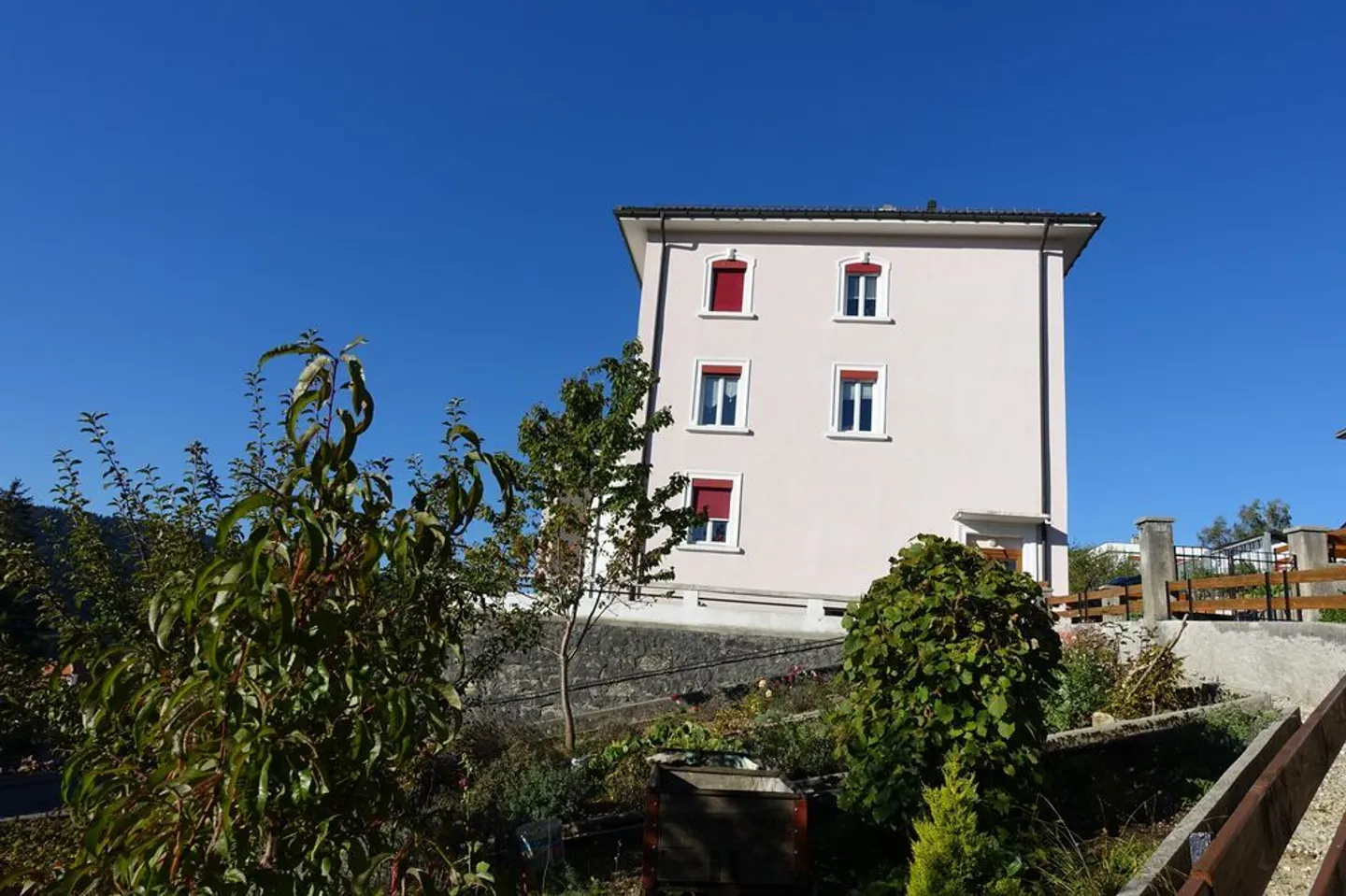 Tramelan - Edificio in affitto con 3 appartamenti + 3 posti auto - Foto 3 di 15
