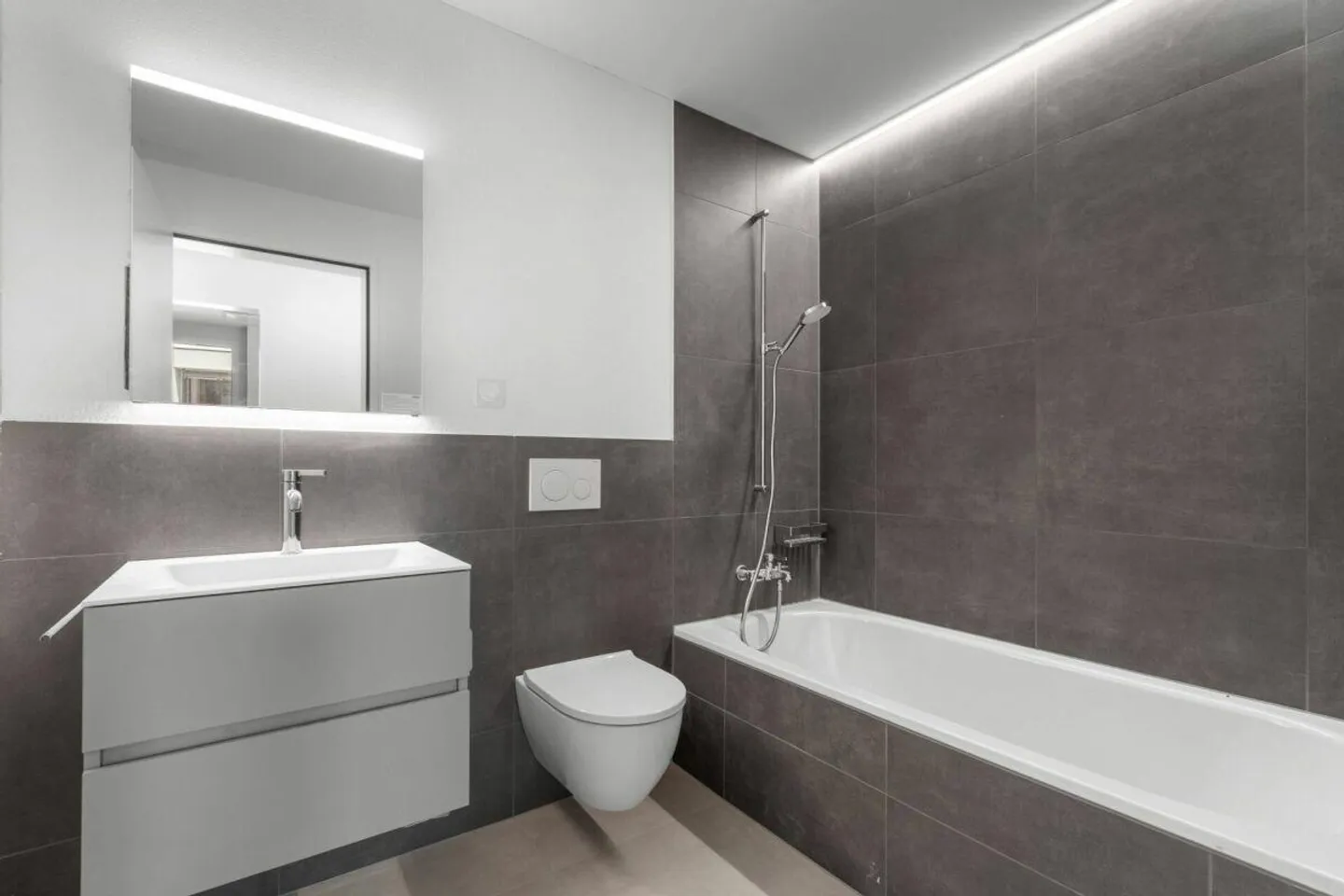 TILIA NEUF | Vivre avec vue sur le lac à 180° - Appartement de 3,5 pièces avec 111 m2 NWF - Prêt à emménager à partir de mi-octobre 2026 - Photo 11 sur 16