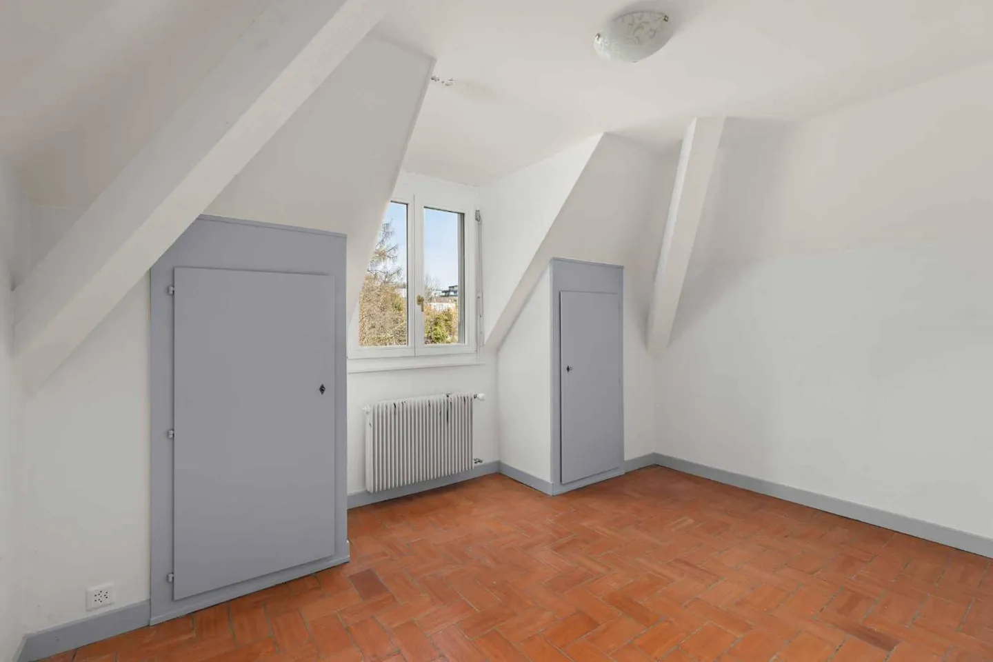 Lausanne : Maison familiale rénovée avec jardin extraordinaire - Photo 11 sur 13