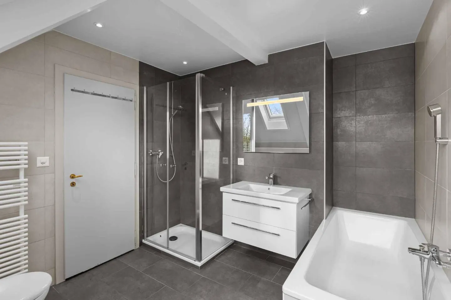 Lausanne : Maison familiale rénovée avec jardin extraordinaire - Photo 12 sur 13