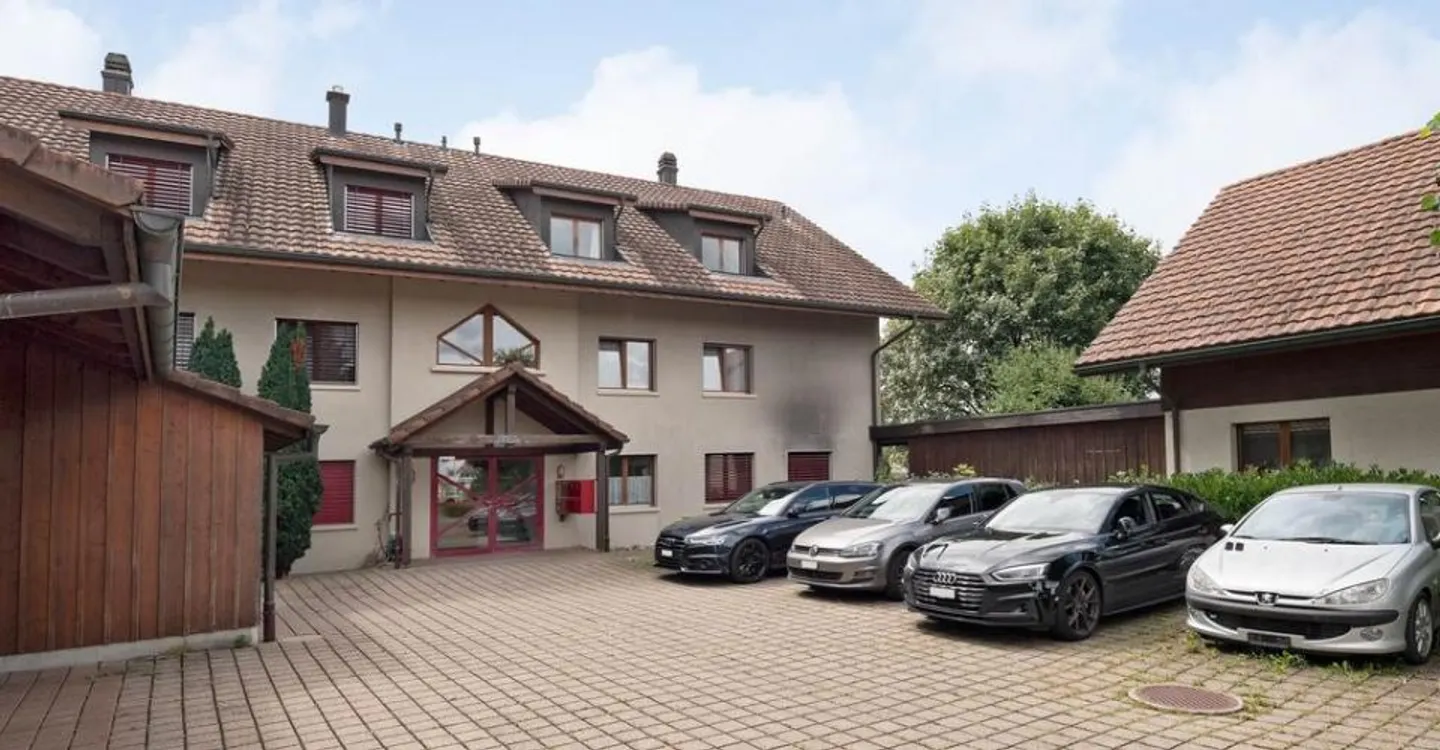 Outdoor parking space for rent in Wichtrach - Photo 1 of 1