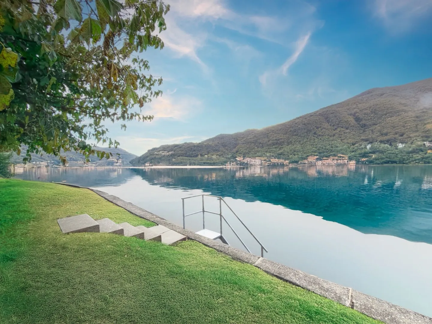 Appartamento per vacanze con spiaggia privata a Morcote - Foto 1 di 12