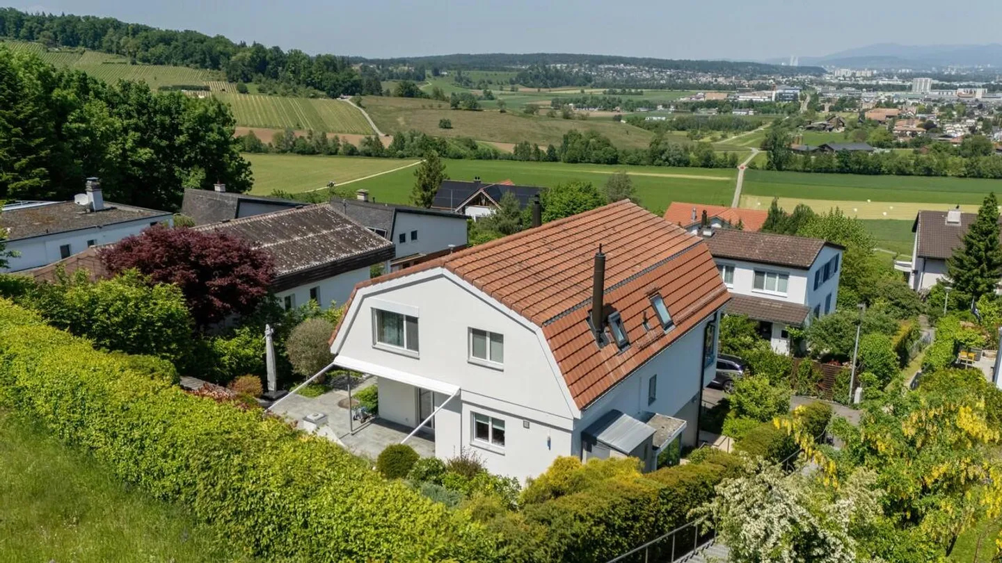 Ampia casa unifamiliare di 5,5 stanze con vista fantastica - Foto 2 di 21