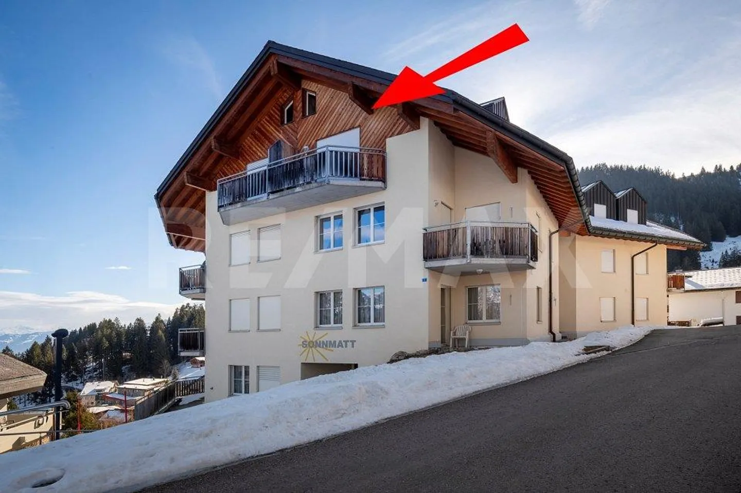 Appartamento esclusivo di 2,5 stanze con mansarda aggiuntiva e vista da sogno - Foto 1 di 13