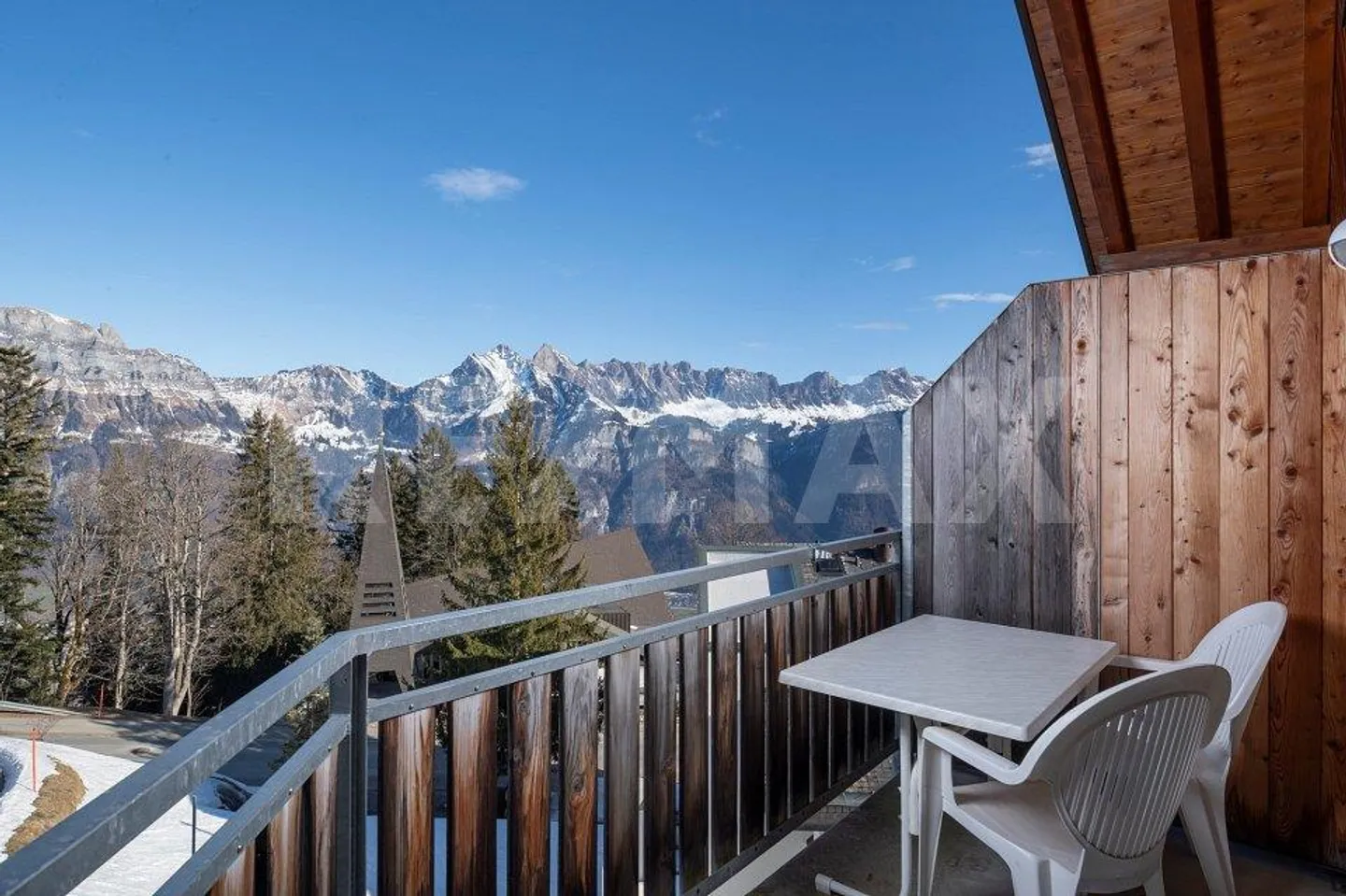 Appartamento esclusivo di 2,5 stanze con mansarda aggiuntiva e vista da sogno - Foto 2 di 13