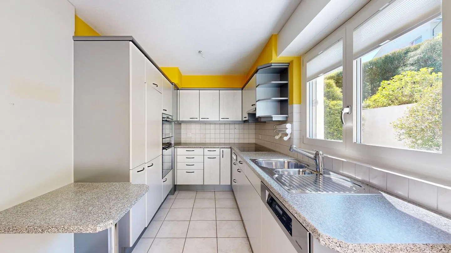 Ampia casa unifamiliare di 5,5 stanze con vista fantastica - Foto 5 di 21