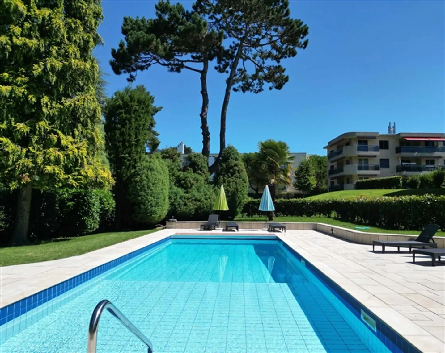 Appartement 4,5 pièces dans un calme absolu - Résidence de luxe - Photo 9 sur 13