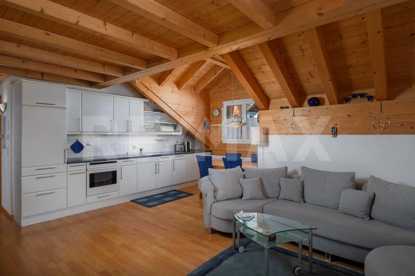 Appartamento esclusivo di 2,5 stanze con mansarda aggiuntiva e vista da sogno - Foto 6 di 13