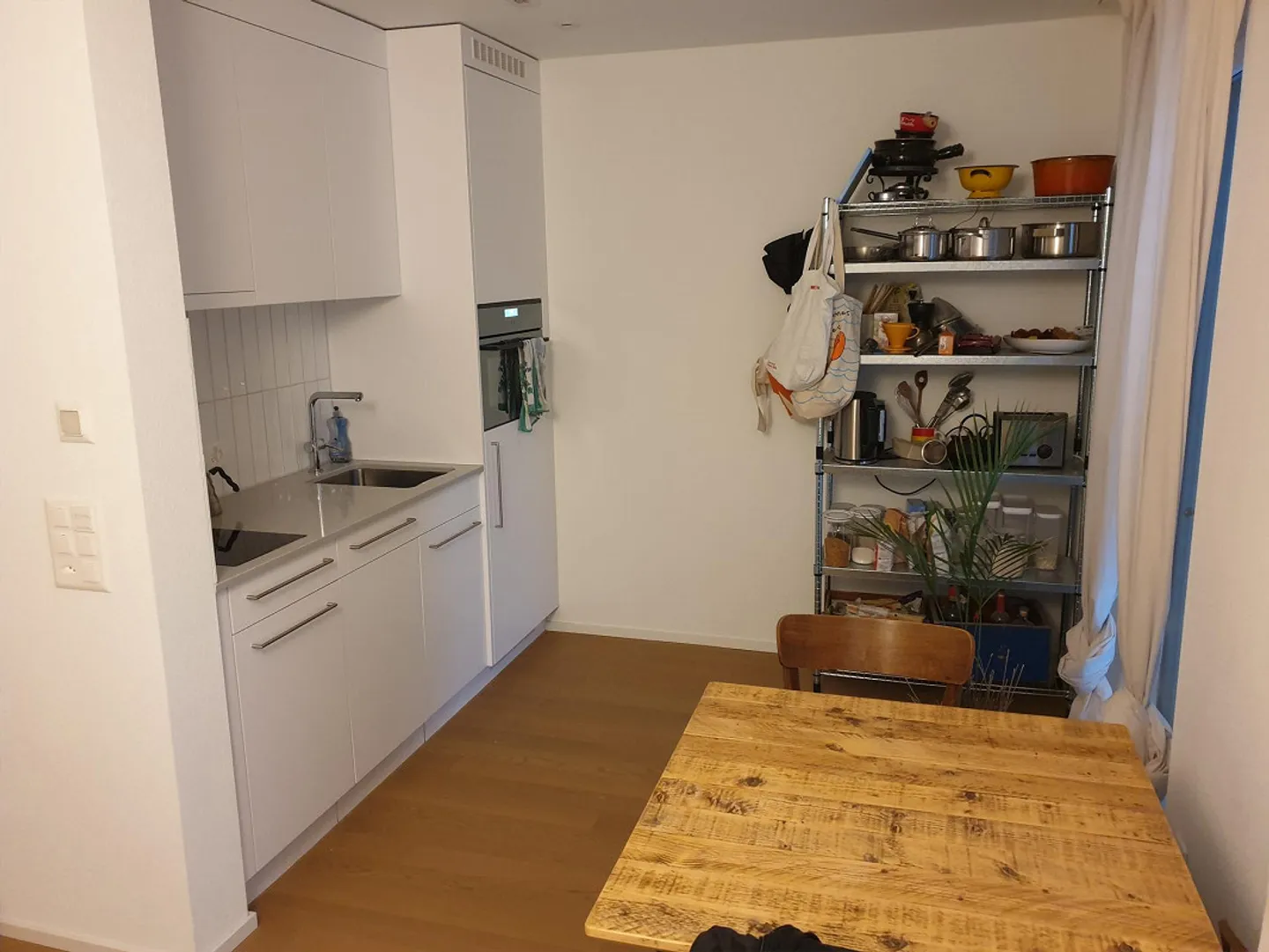 Moderno appartamento di 1,5 stanze in una posizione tranquilla a Zurigo Wollishofen - Foto 3 di 5