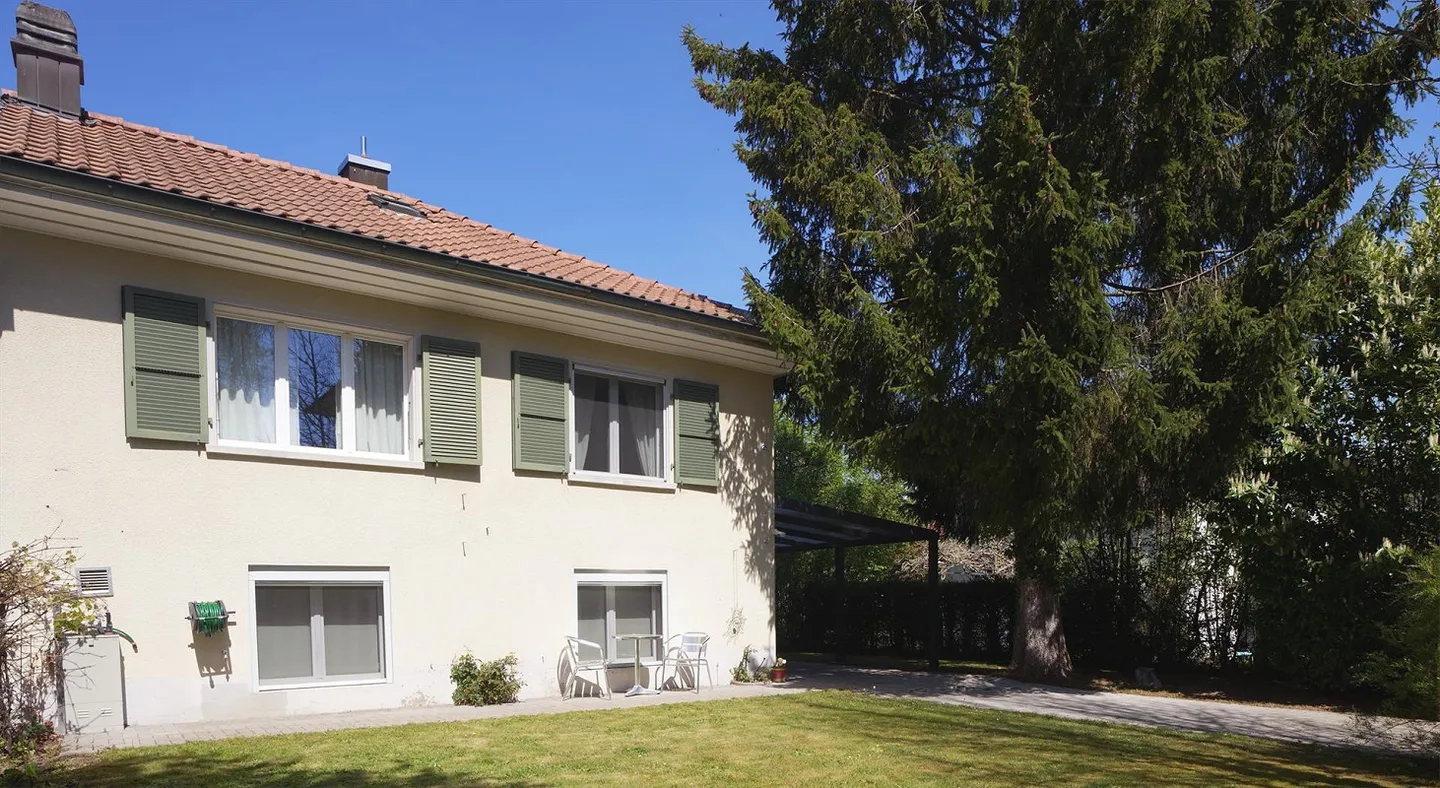 Rare Opportunity: Semi-Detached Family House with Large Garden in Bern - Photo 1 of 14
