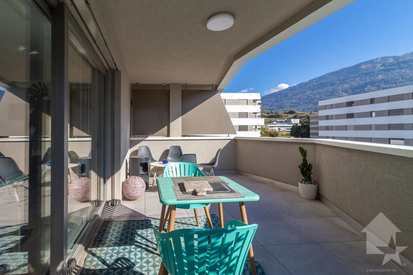 3.5-room apartment with 17 m2 balcony and unobstructed view - Photo 3 of 19