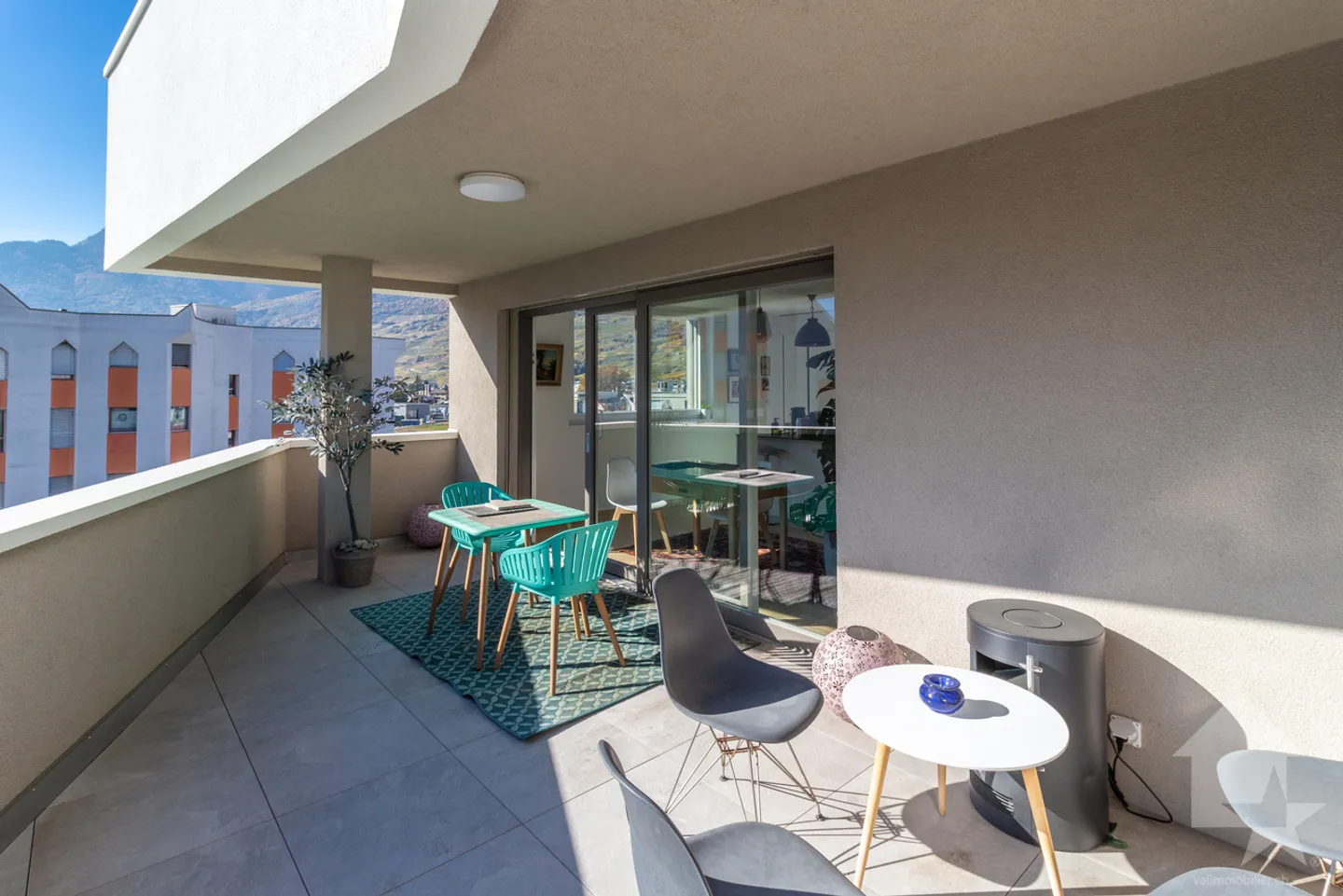 3.5-room apartment with 17 m2 balcony and unobstructed view - Photo 5 of 19