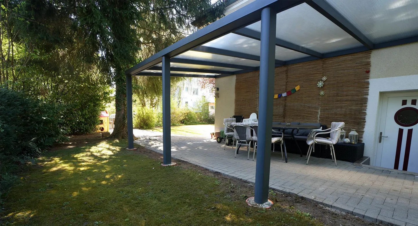 Rare Opportunity: Semi-Detached Family House with Large Garden in Bern - Photo 4 of 14