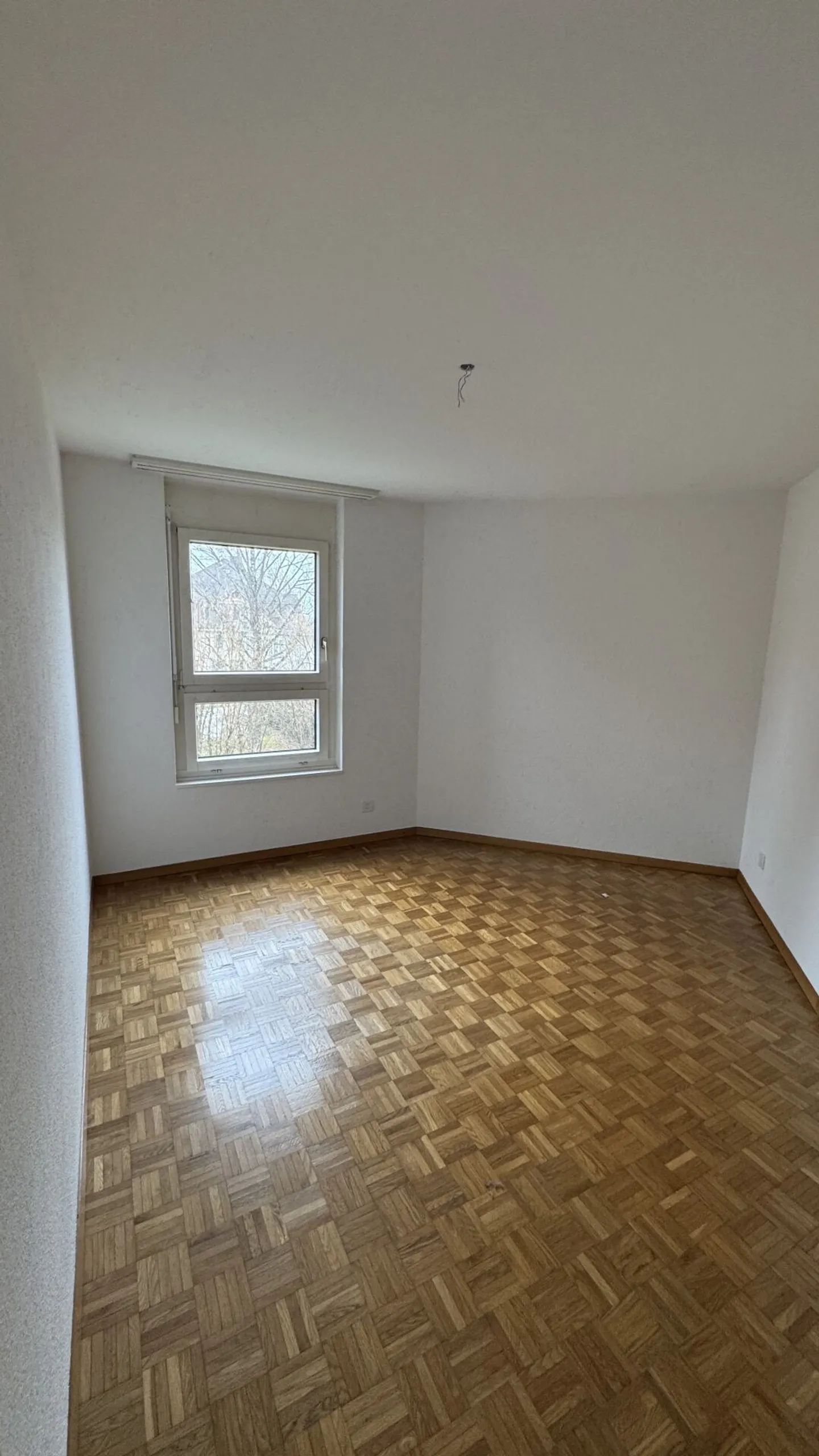Appartement lumineux de 4,5 pièces dans un emplacement central et calme - Recherche d'un nouveau locataire - Photo 4 sur 8