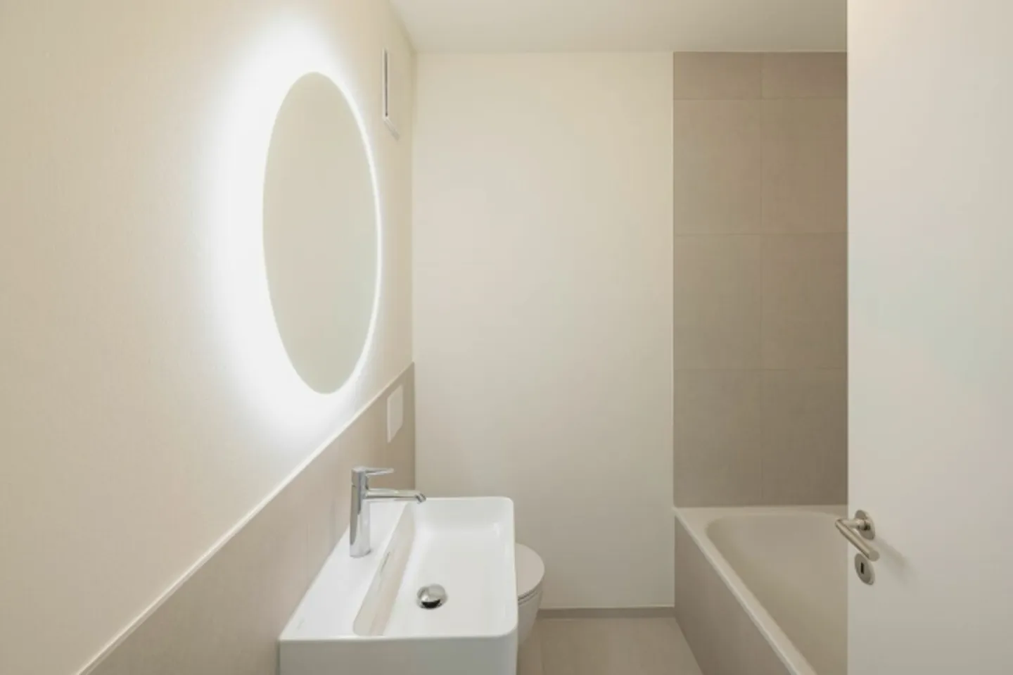 Spacious penthouses with two terraces + beautiful view - Photo 2 of 11